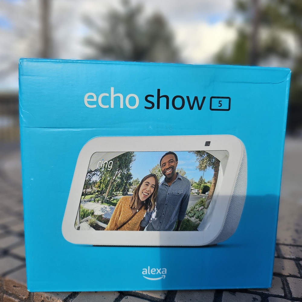 Amazon Echo Show 5 with Blue Packaging